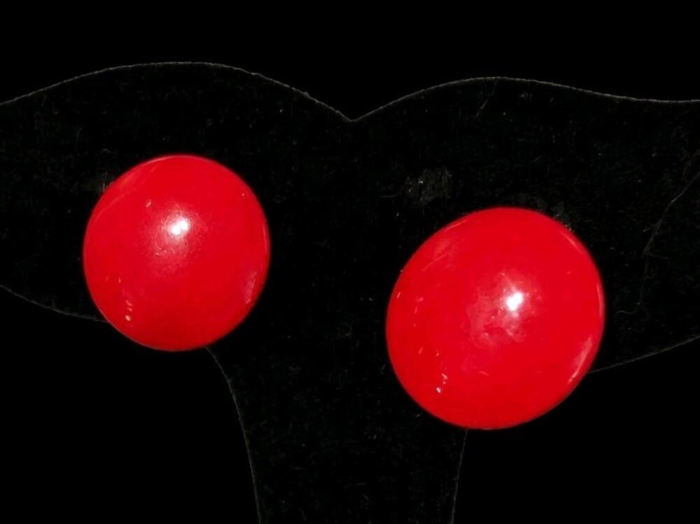 Vintage Red Button Clip-on Earrings 5/8” Enamel Silver-tone Metal Mid-century rc